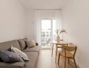 2-pokojowe | 33.03 m2 | Balkon | Internet w cenie | Bezpośrednio, Warszawa-1