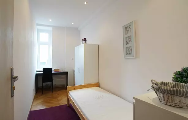 PIOTRKOWSKA 67 ROOM NO. 1 WITH WASHBASIN, Łódź-1