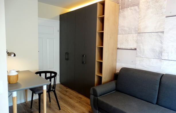 Apartament numer 1, Łódź-1