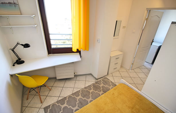 Pokój 1 Jana Pawła II 61 , Warszawa-1