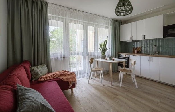 BACEWICZÓWNY Dwa pokoje z balkonem i ogródkiem przy metrze Stokłosy, Warszawa-1