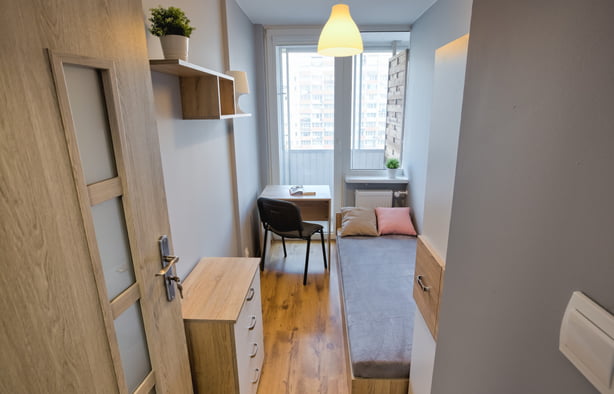 Pokój jednoosobowy #2 z balkonem przy ul. Szekspira 4 , Warszawa-1