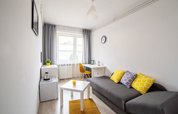 Duży pokój 10m2 w domu z ogrodem,  oś. F, ul. Modrzewskiego 25 (P2), Tychy-1