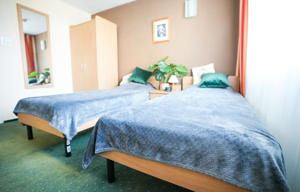 401 - Pokój Dwuosobowy Standard 14m2 Tylko dla kobiet, Warszawa-1