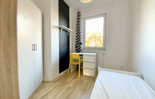 Pokój nr 8, Amałowicza Tatara 2, Rembertów, blisko PKP , Warszawa-1