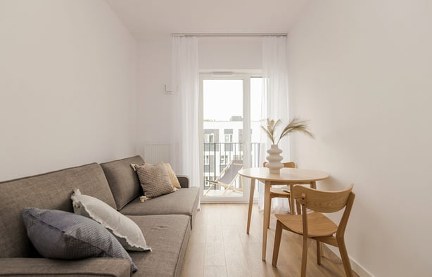 2 pokoje z ogródkiem I Okęcie I Bezpośrednio, Warszawa-1