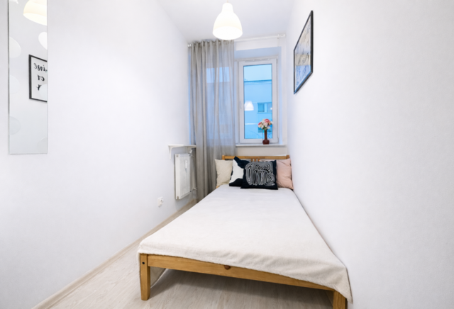 Pokój 1-osobowy  nr 5 przy ul Morskiej 99 