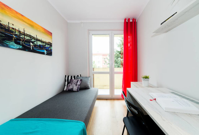 Przytulny pokój 1-osobowy nr 1 z balkonem, ul. Szopkarzy