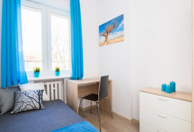 Sunny single room in the center, close to AGH