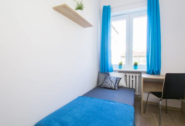 Sunny single room in the center, close to AGH