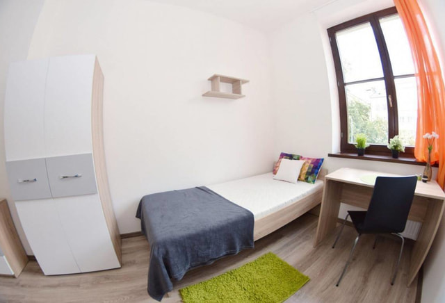 Spacious single room in the center, next to Nowy Kleparz