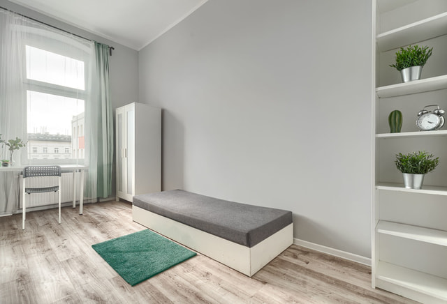 single room no. 8, ul. Dubois 3