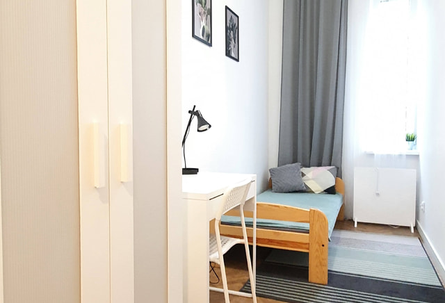 Pokój 1-os. Pl. Inwalidów Królewska kuchnia z balkonem AGH UP UR UJ