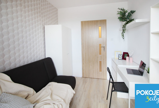 Pokój 1-osobowy z balkonem nr 4 przy ul. Wyrobka 9