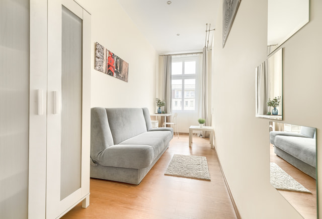 single room no. 9, ul. Żółkiewskiego 5