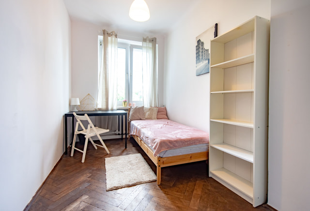 Pokój nr 5 jednoosobowy ul.Krucza 11/ Przybyszewskiego