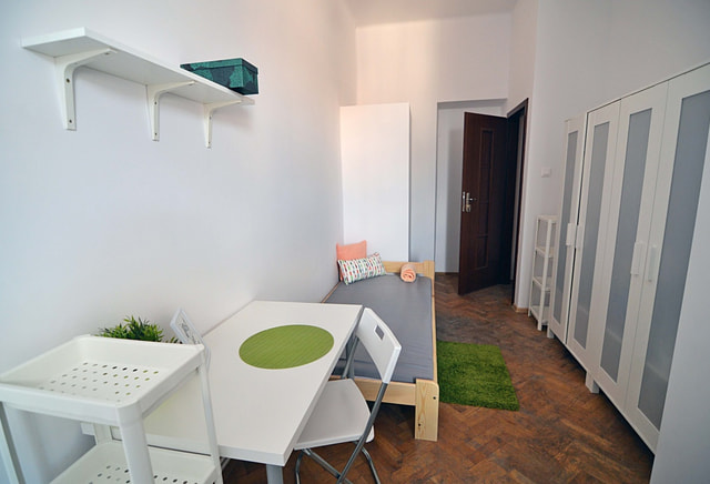 st. Długa 82/16 (a place in a double room no. 2)