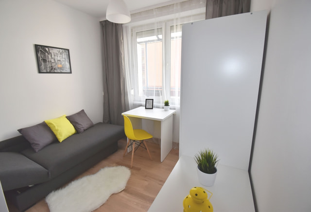 Pokój z dużym balkonem, przy centrum, osiedle H, al. Bielska 92 (P5)