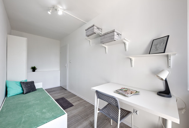 Single room #4 with balcony at Hawajska 3 Street