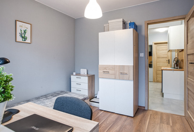 Pokój jednoosobowy #4 z balkonem przy ul. Ostrobramskiej 134