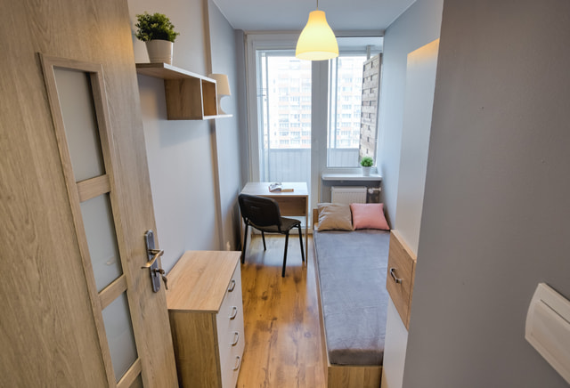 Pokój jednoosobowy #2 z balkonem przy ul. Szekspira 4 