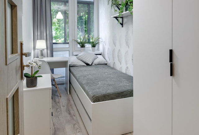 Pokój jednoosobowy #2 z balkonem przy ul. Conrada 10