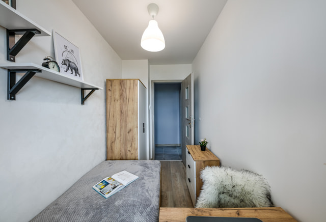 Pokój jednoosobowy #2 z balkonem przy ul. Conrada 18