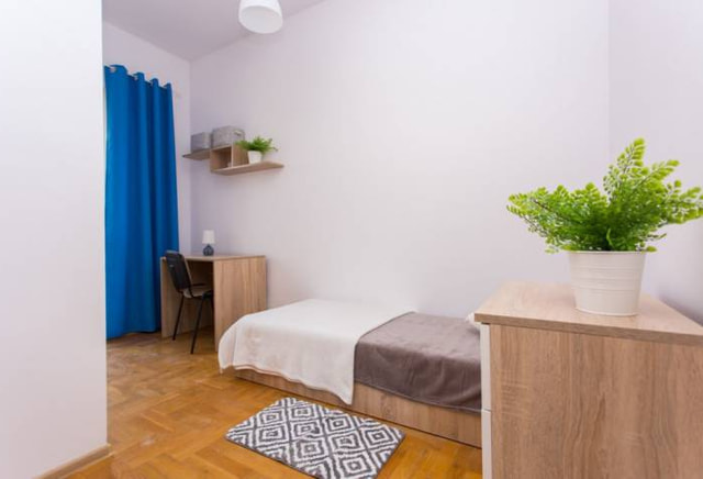 Pokój jednoosobowy #2 z balkonem przy ul. Pod Strzechą 4/14