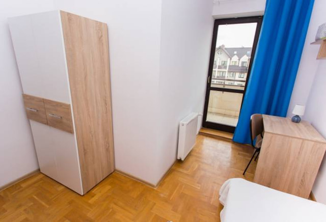 Pokój jednoosobowy #2 z balkonem przy ul. Pod Strzechą 4/14