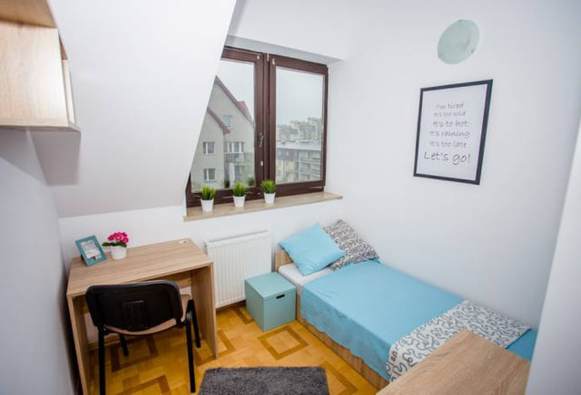 Pokój jednoosobowy #11 przy ul. Pod Strzechą 4/13