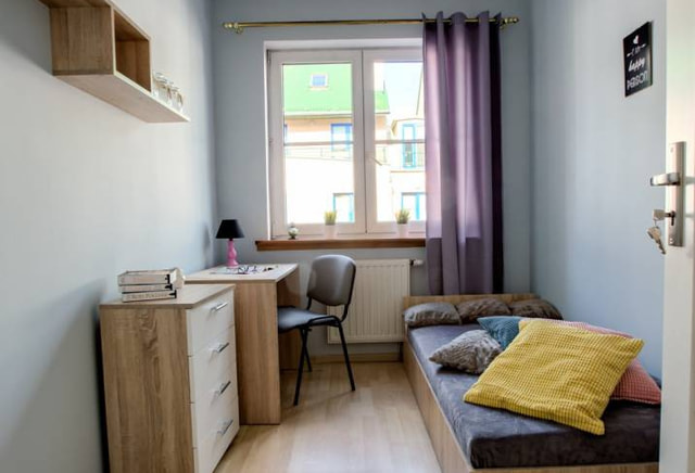 Pokój jednoosobowy #3 przy ul. Powstańców Śląskich 87