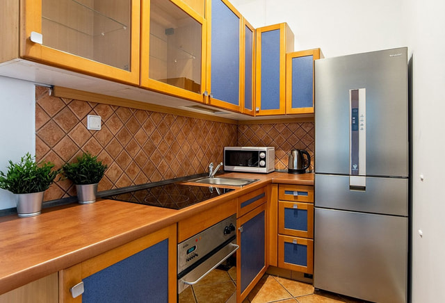 Large, spacious room 18 m2 for 2 people. with balcony, ul. Education 42 (P2)