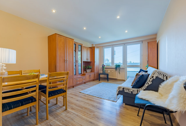 Простора 3 кімнатна квартира з балконом - Lutomierska 129