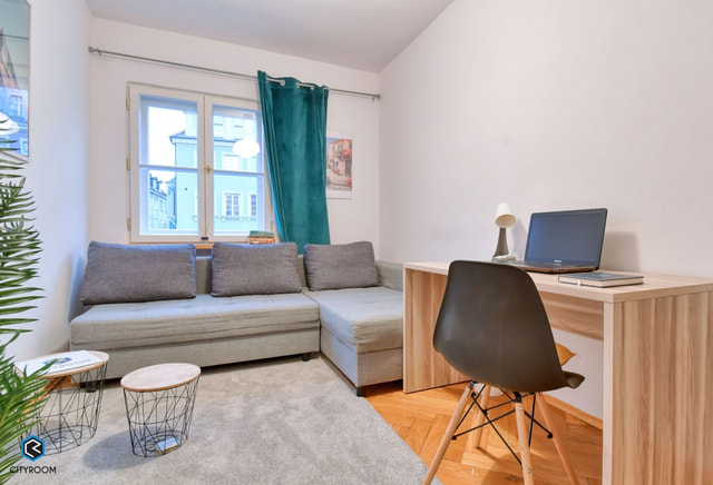 Unique room in the heart of the Old Square | 16 m2 | View of the Old Square 