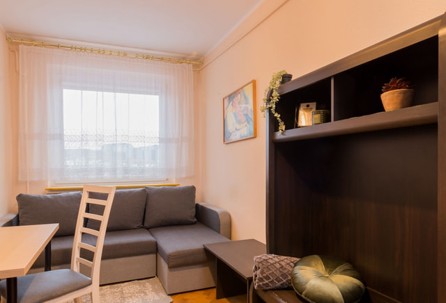 Pokój 1 przy ul. Pilotów 20G w Gdańsku