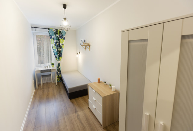 Pokój jednoosobowy nr 5 Plebiscytowa 38