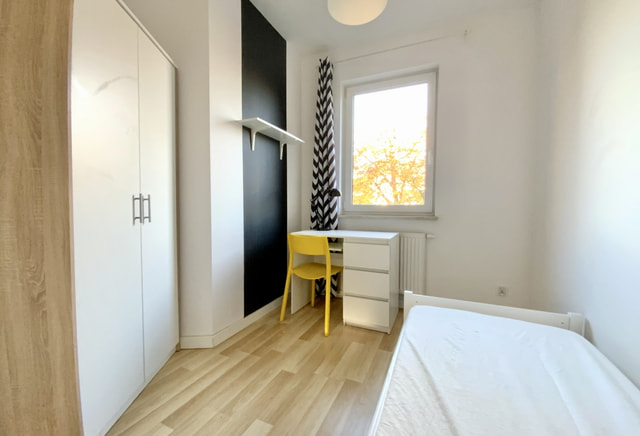 Pokój nr 8, Amałowicza Tatara 2, Rembertów, blisko PKP 