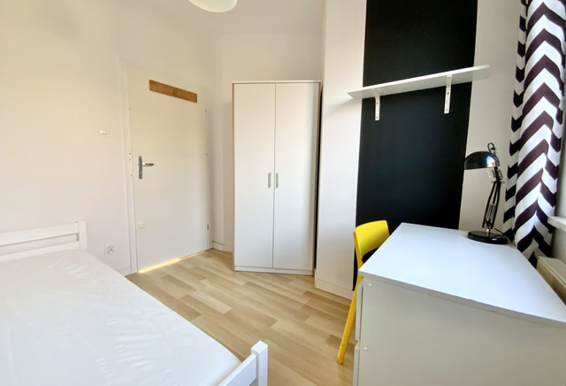 Pokój nr 8, Amałowicza Tatara 2, Rembertów, blisko PKP 