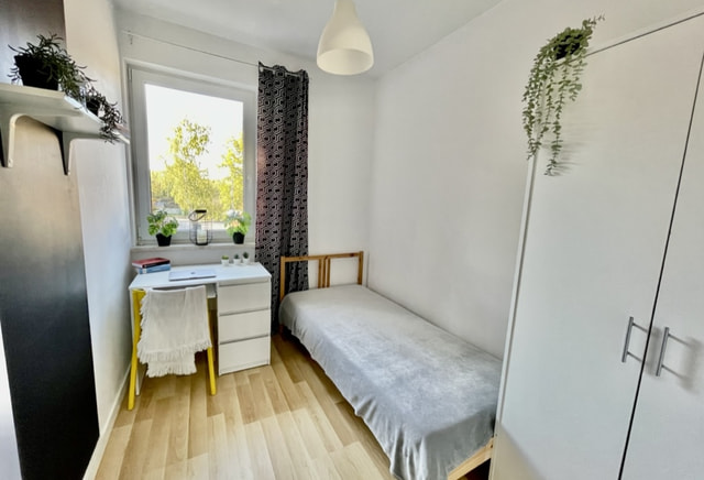 Pokój nr 5, Amałowicza Tatara 2a, Rembertów, blisko ASW