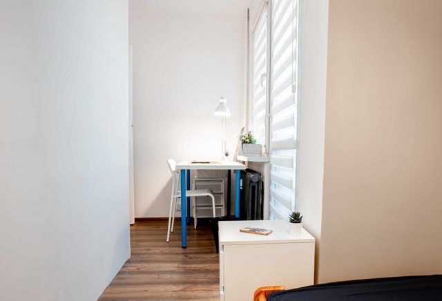 Pokój nr 2 z balkonem, Sowińskiego 13