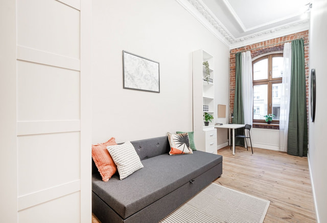 (WYSZ.100.2.4) Duży jasny pokój 