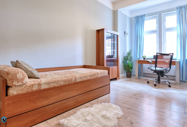 | Unique room | 20m2 | Półwiejska Street |