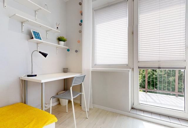 Pokój jednoosobowy #4 z balkonem przy ul. Służby Polsce 4