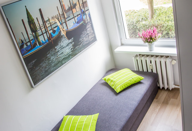 Pokój  jednoosobowy – ul. Biedronki