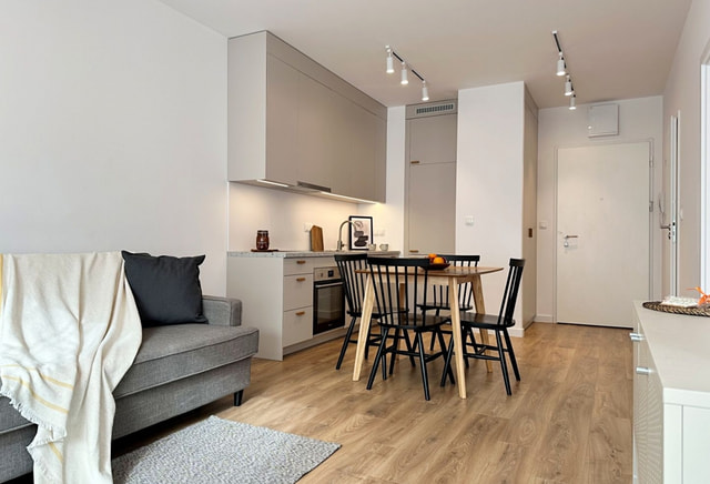 2-pokojowe | 39.2 m2 | Balkon | Internet w cenie | Bezpośrednio