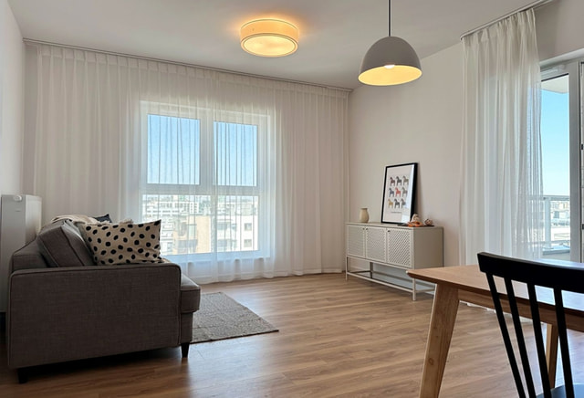 4-pokojowe | 75.9 m2 | Balkon | Internet w cenie | Bezpośrednio