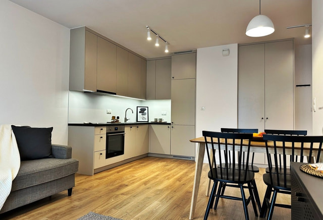 2-pokojowe | 41.4 m2 | Balkon | Internet w cenie | Bezpośrednio