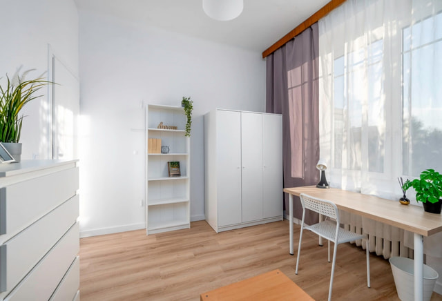 Przestronny pokój tuż przy Wydziale Chemii UW, pokój nr 3