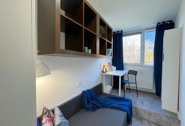 (POWS.103.1) Single room
