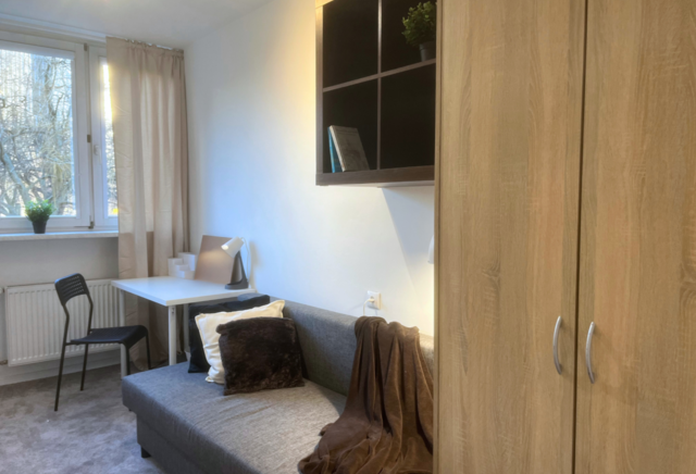 (POWS.103.3) Single room